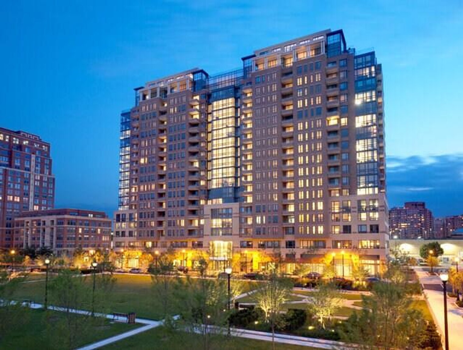 Building Photo - 1405 S Fern St