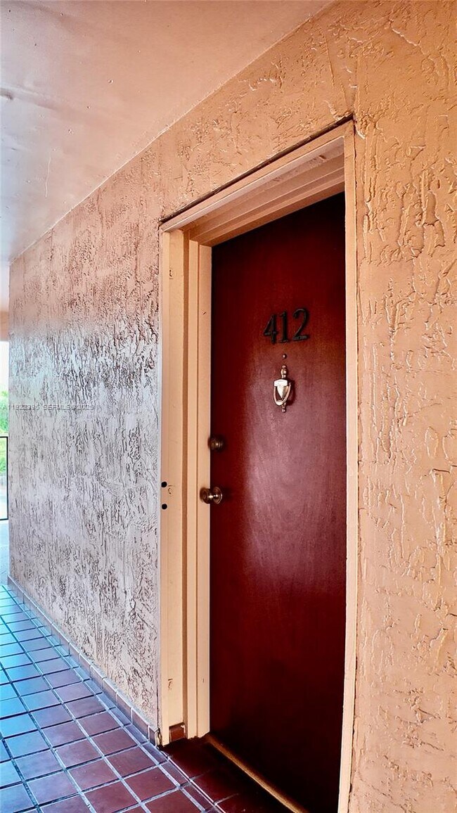 Building Photo - 325 NW 72nd Ave