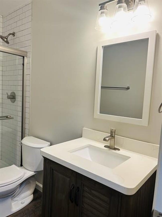 Building Photo - Brand New Renovated 2/1 Available Now!