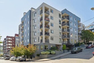 Building Photo - 2 bedroom in Seattle WA 98109