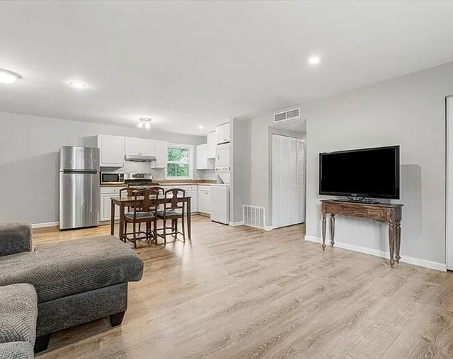 Building Photo - 284 Ramsey Ln