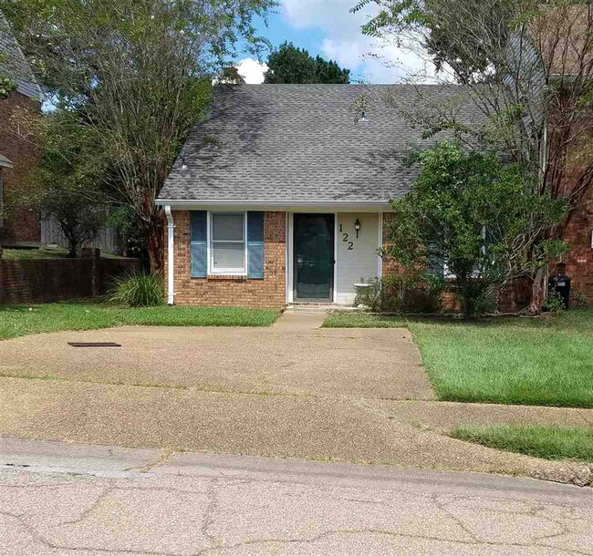 Building Photo - 122 Amberwood Dr