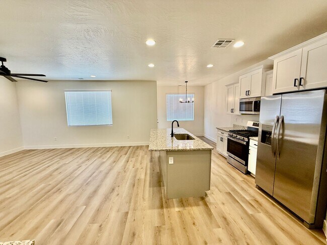 Building Photo - Adorable 3-BR Home In The Heart of Washington