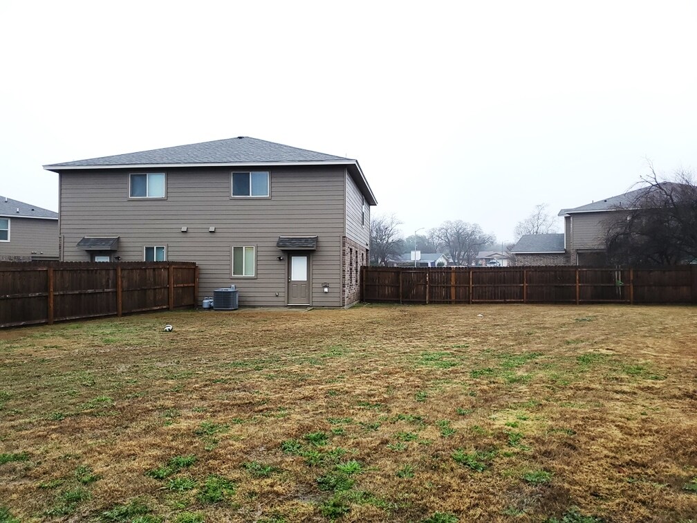 Building Photo - 8715 8th St