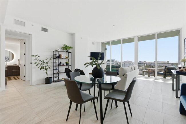 Building Photo - 777 3rd Ave N