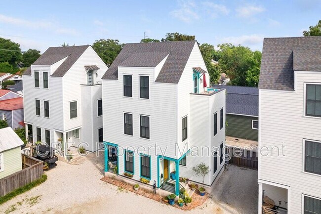 Building Photo - 3 1/2 Maranda Holmes St