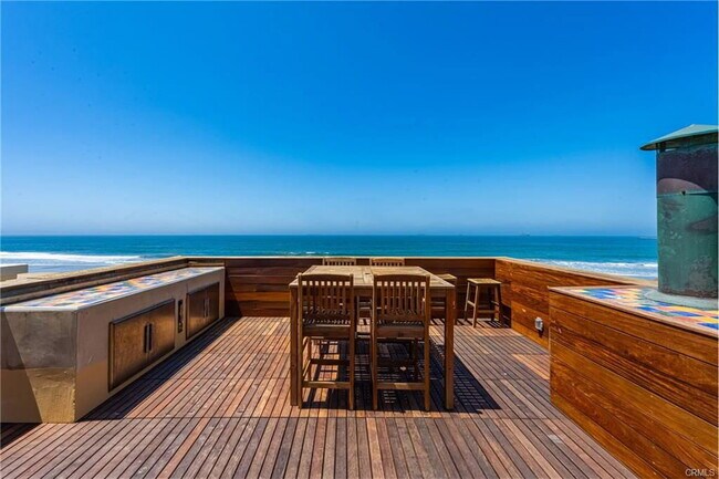 Building Photo - 87 Surfside Ave.