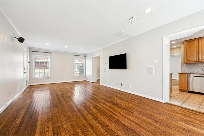 Building Photo - 6649 Fairfield St