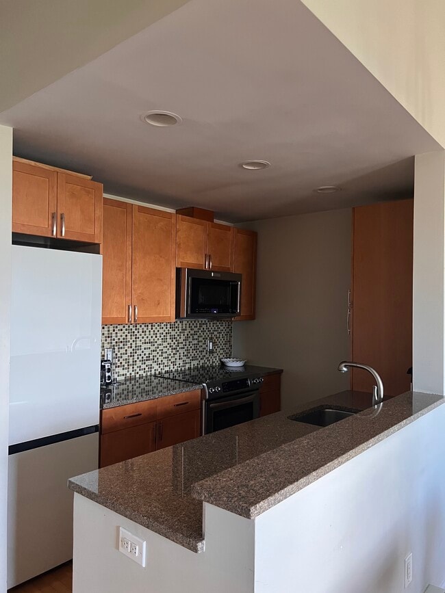 updated appliances - 350 W 4th St