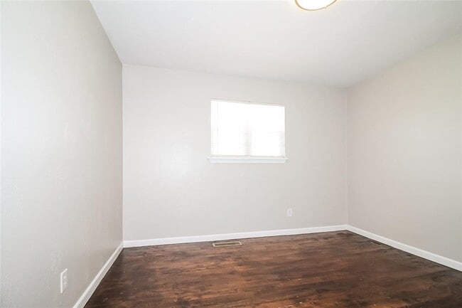 Building Photo - 6332 NW 58th Terrace