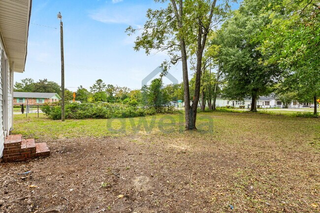 Building Photo - "Charming 3-Bedroom Home in Sumter with 2 Full Baths & Cozy 1169 Sq Ft Layout!"