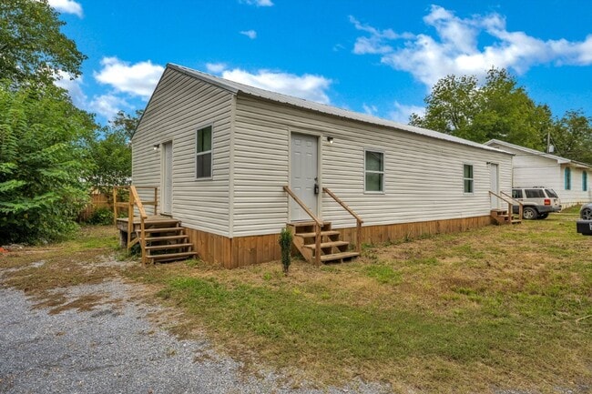 Building Photo - Cozy Childersburg Duplex! 2 Bed 1 Bath $75...