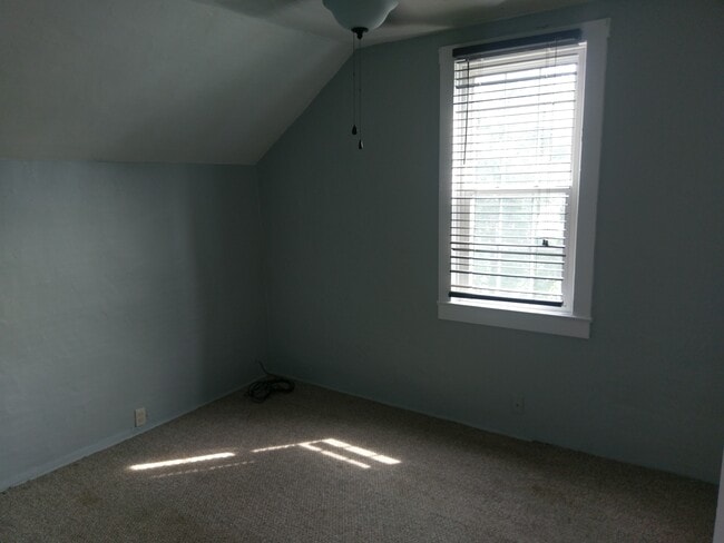 Building Photo - 502 Eben Ave