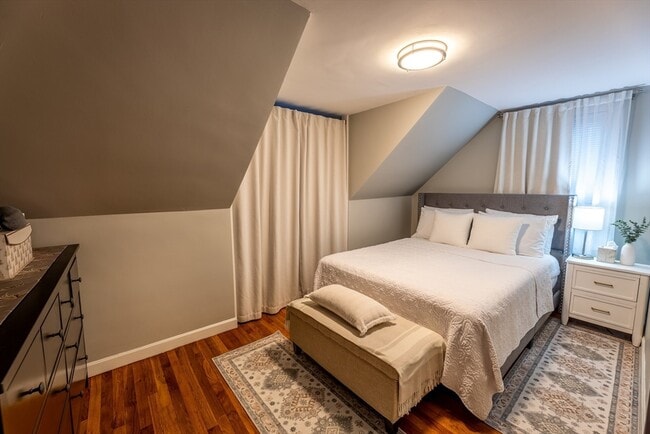 Building Photo - 32 Farmington St