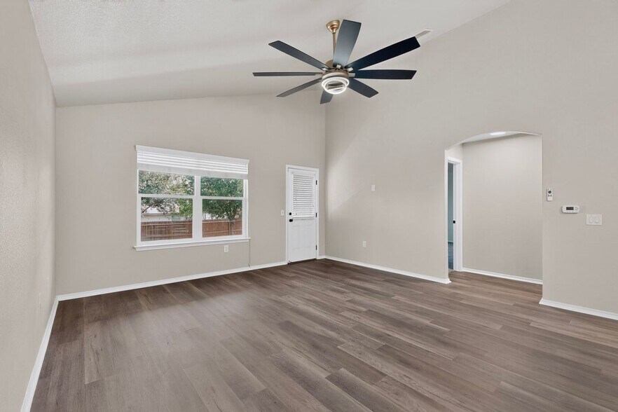 Building Photo - 735 Pelican Pt