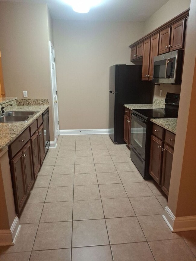 Building Photo - Town Creek Condo - Available Now!