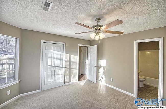 Building Photo - 105 Grey Fawn Trail