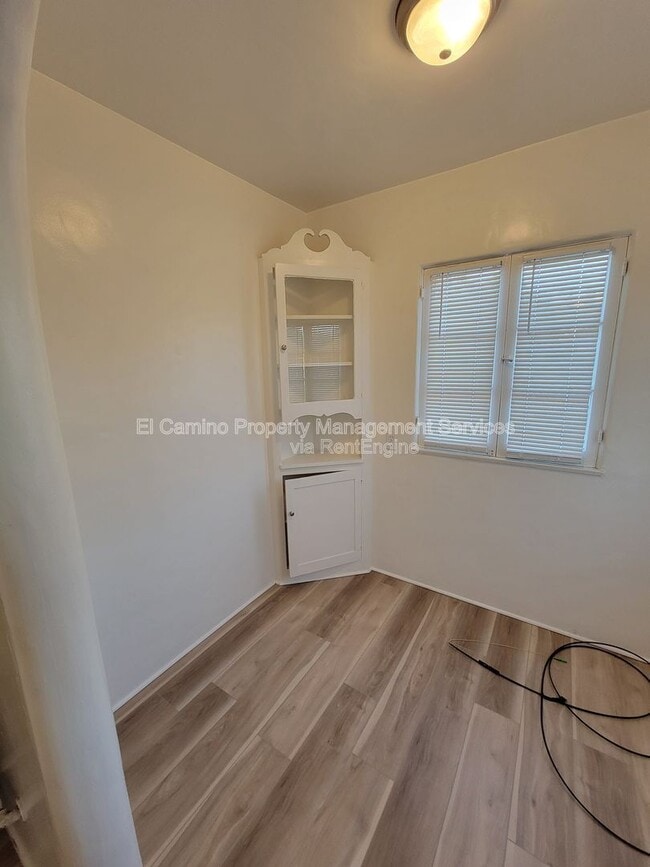 Building Photo - 5756 Pickering Ave