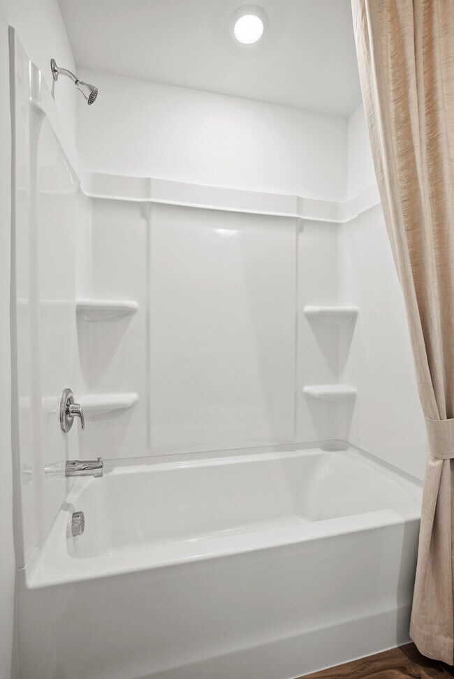 Building Photo - 12004 Oak St