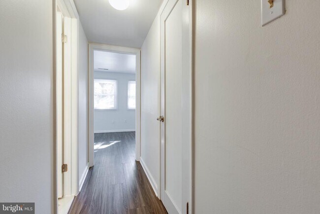 Building Photo - 822 Quince Orchard Blvd