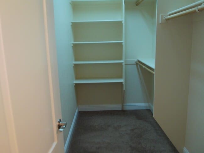 Building Photo - 1615 Bay Dr