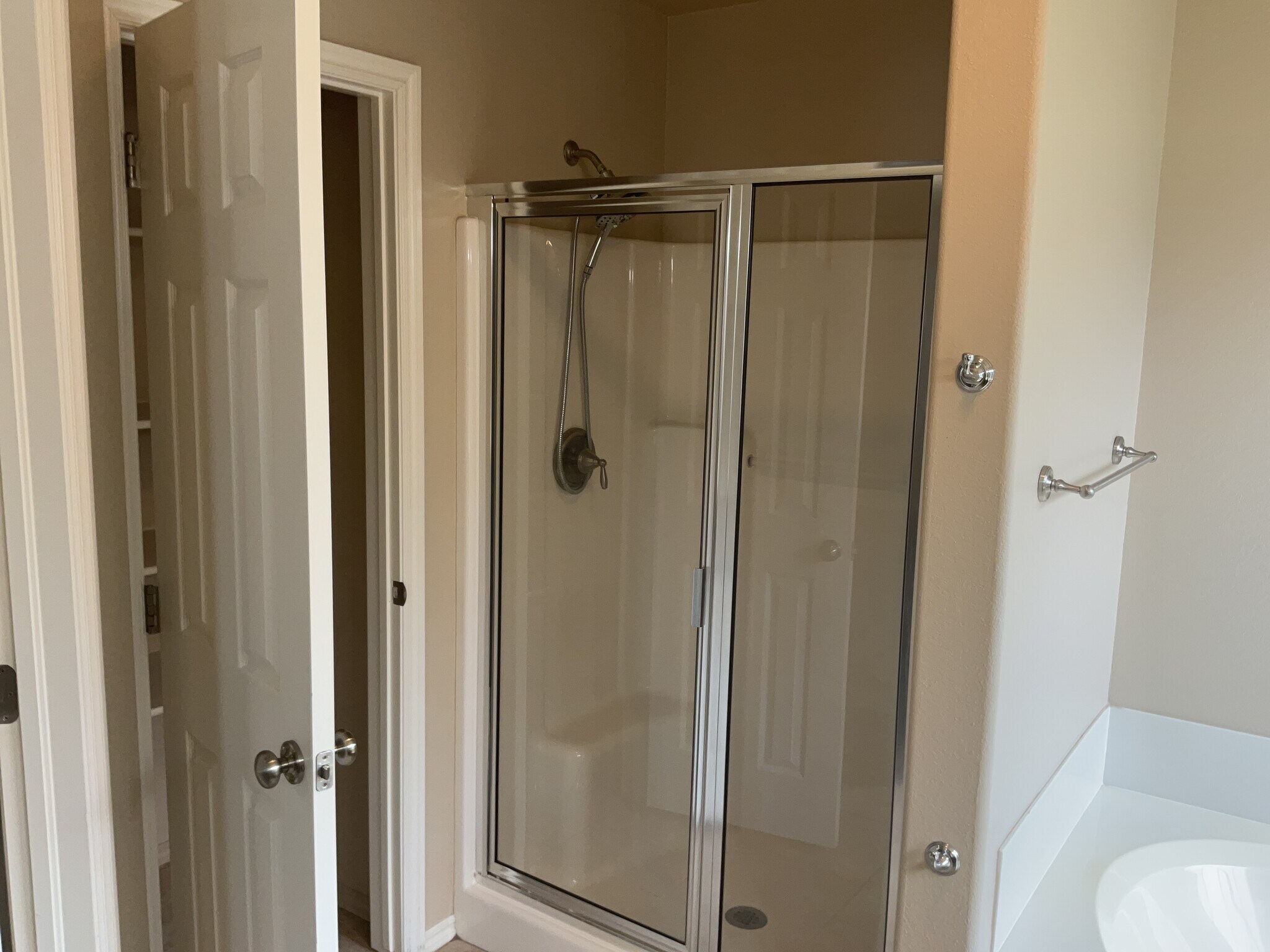 Building Photo - 4560 S 204th E Ave