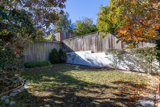 Building Photo - 139 Randall St