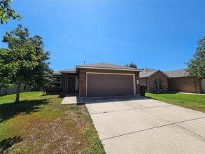 Building Photo - 412 Summerside Ave