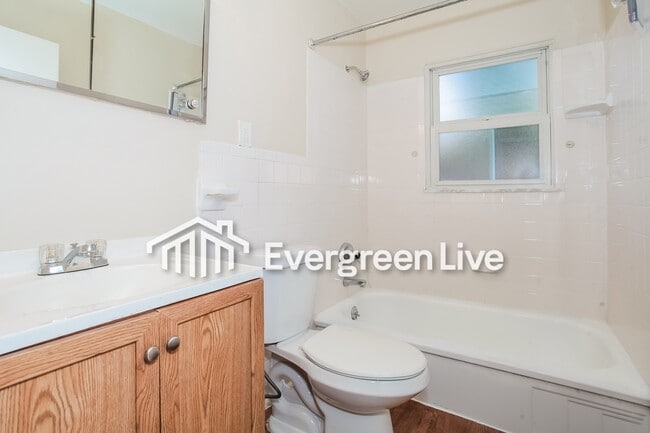 Building Photo - 5704 Chandler St