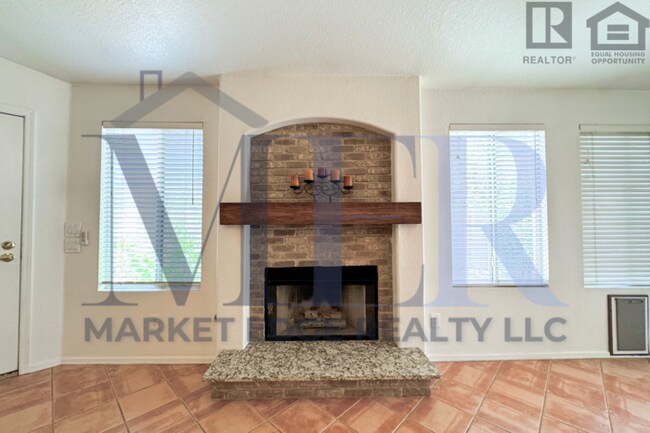 Building Photo - 3Bed/2Bath House at 51st Ave/Loop 101! $399 MOVE-IN SPECIAL! Move-In Ready on 01/08/2026!