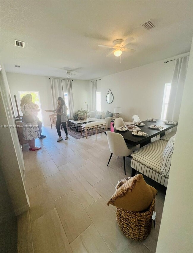Building Photo - 1435 Las Villas Blvd