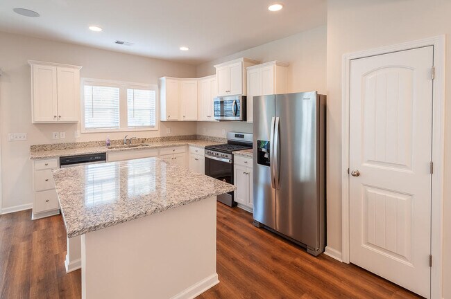 Building Photo - 220 Carvel Trl