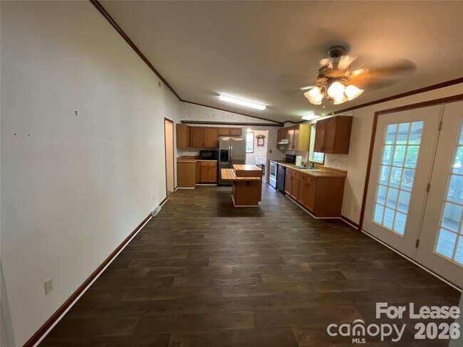Building Photo - 447 Kemp Rd