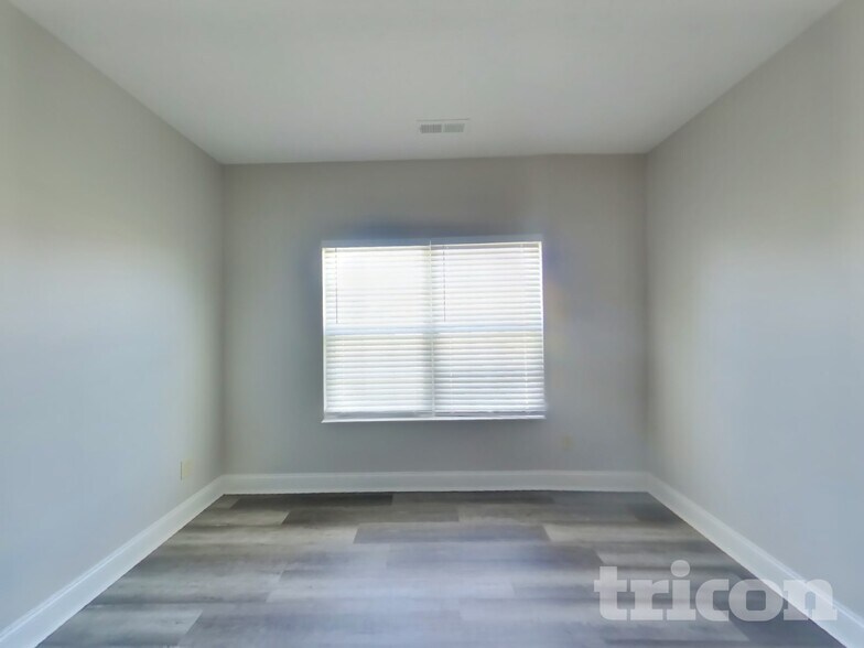 Building Photo - 2690 Kilmurray Dr