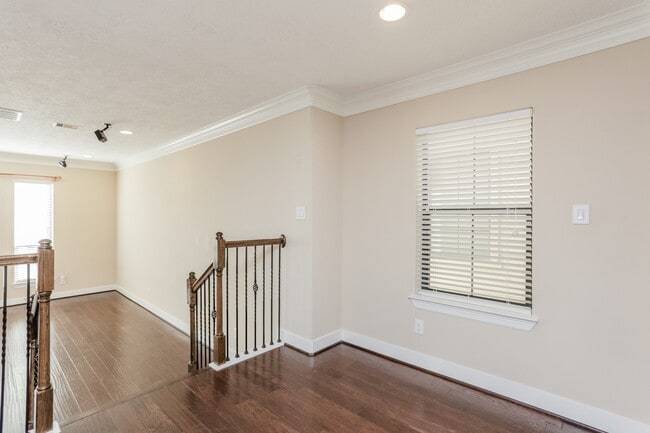 Building Photo - 10658 Clearview Villa Pl