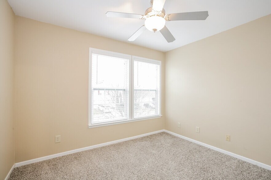 Building Photo - 10936 Mansfield Way