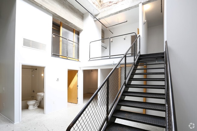 Building Photo - LUNA Lofts
