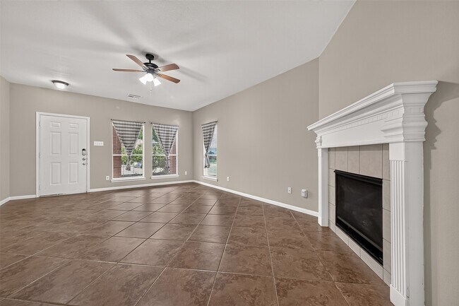 Building Photo - 2110 Castle Gardens Ln