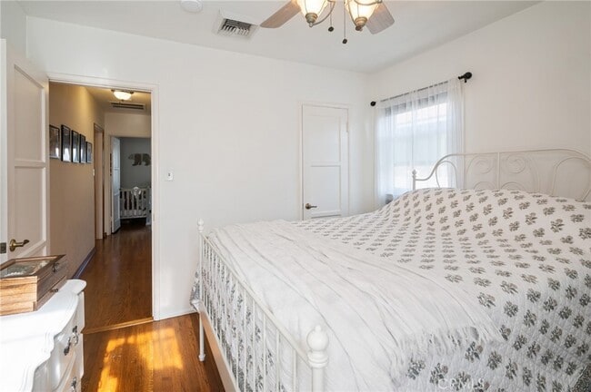 Building Photo - 4637 Hackett Ave