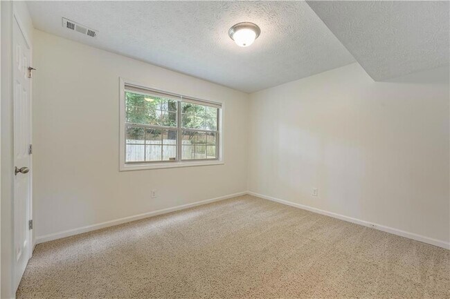 Building Photo - 5137 Allison Way NE