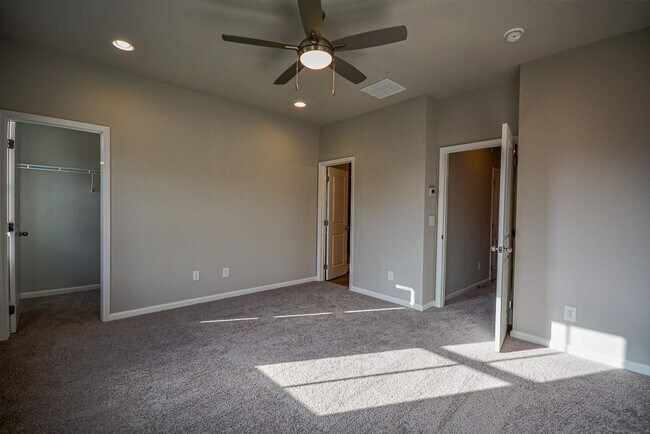 Building Photo - 104 Black Gum
