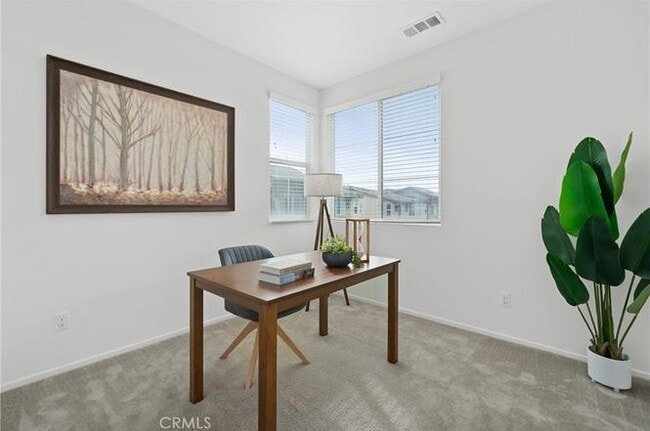 Building Photo - 747 Savi Dr