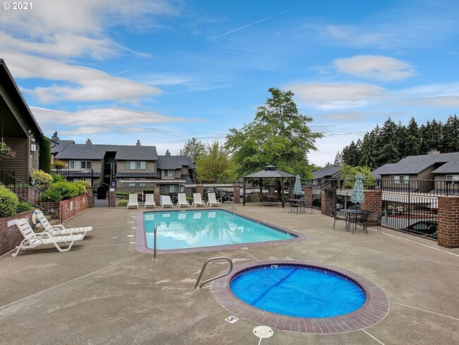 Building Photo - Sunny 2bdrm/2bath Condo in South Beaverton...