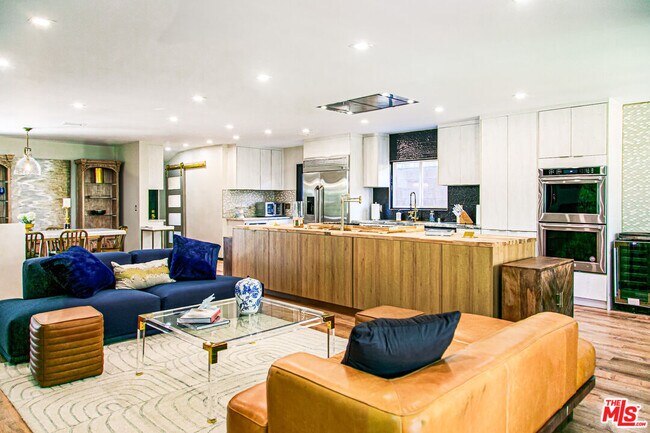 Building Photo - 5604 Shenandoah Ave