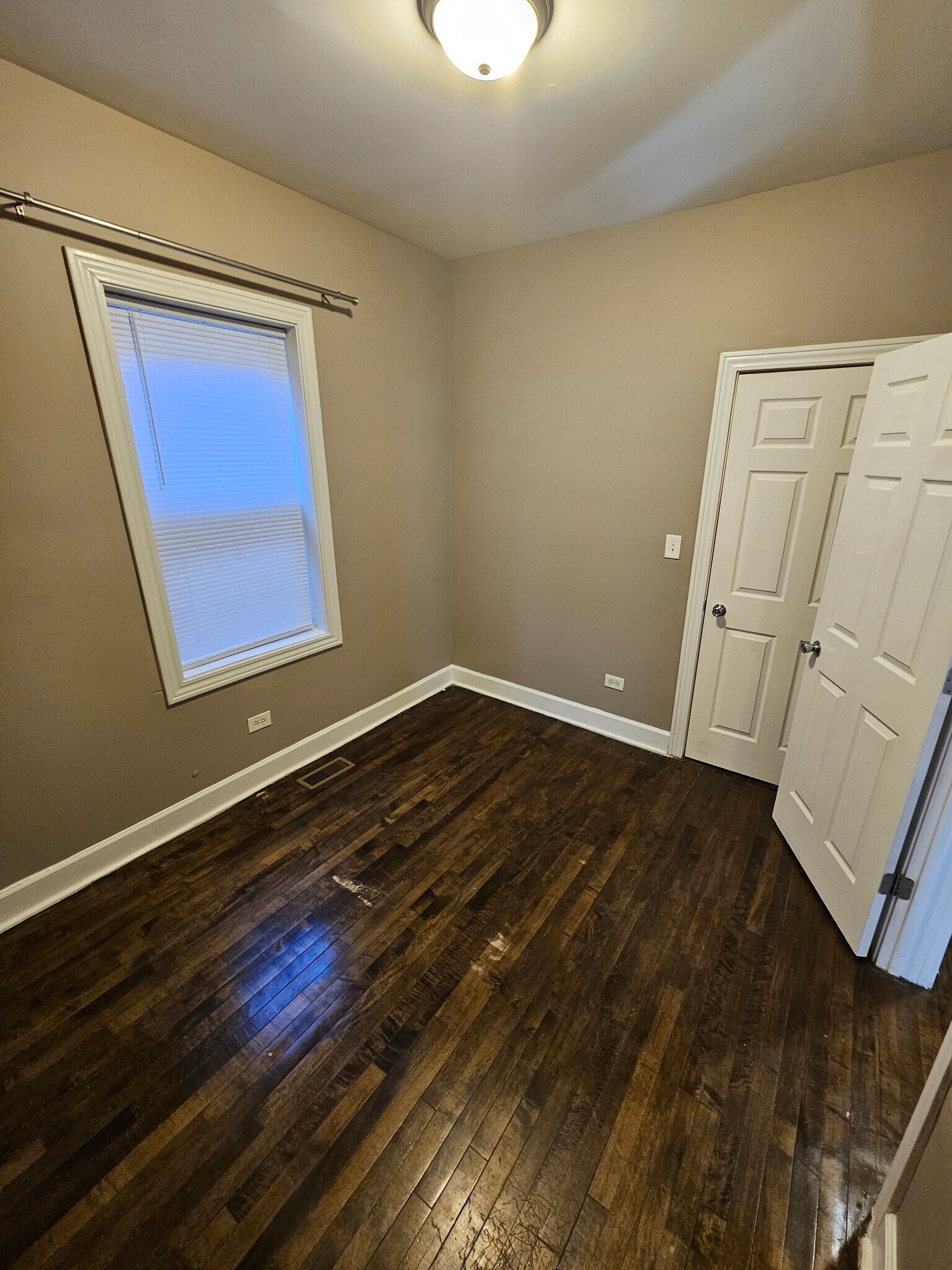 Building Photo - 8539 S Colfax Ave