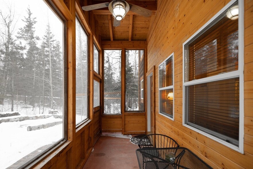 Building Photo - 2330 N Cotswald Cir