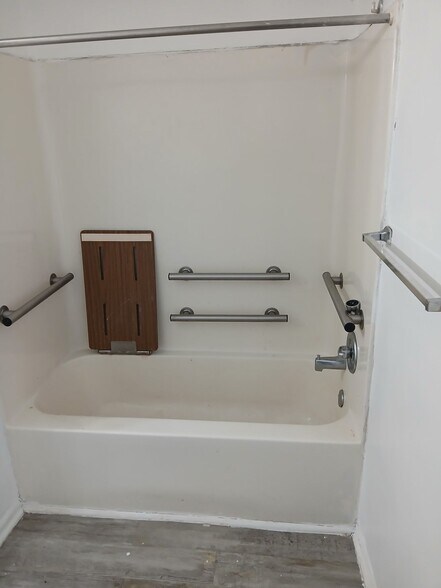 Building Photo - 501 Nova St