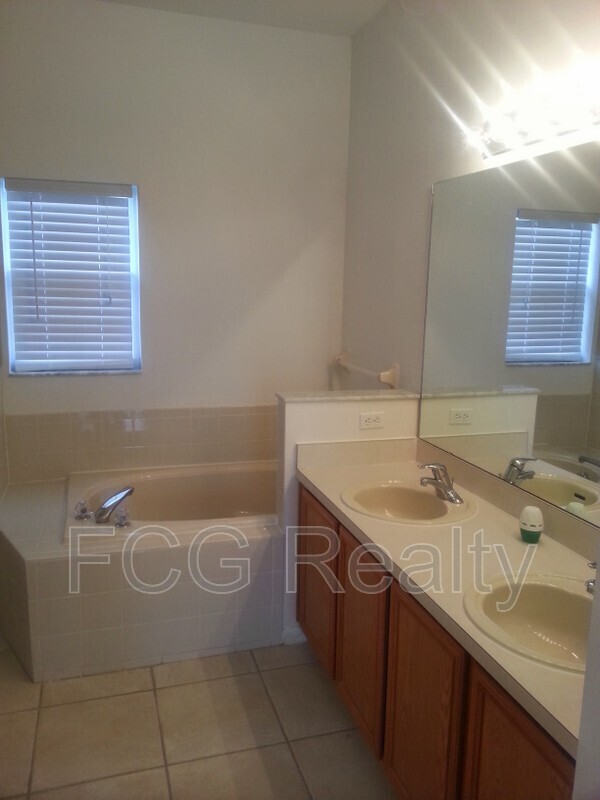 Building Photo - 373 Aldershot Ct