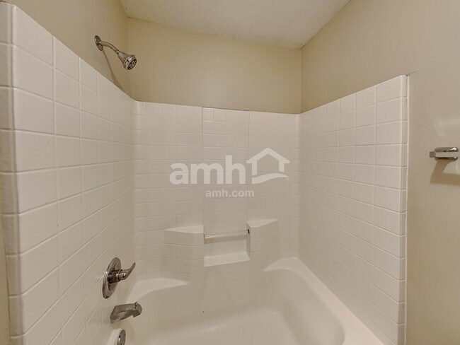 Building Photo - 1815 Bernice Dr