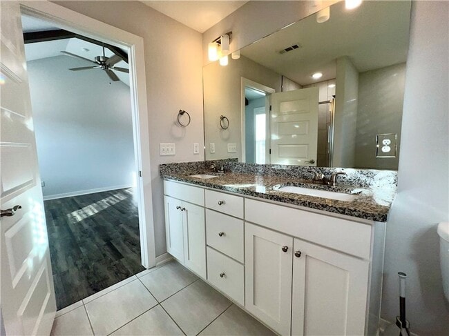 Building Photo - 331 W Taverner Xing